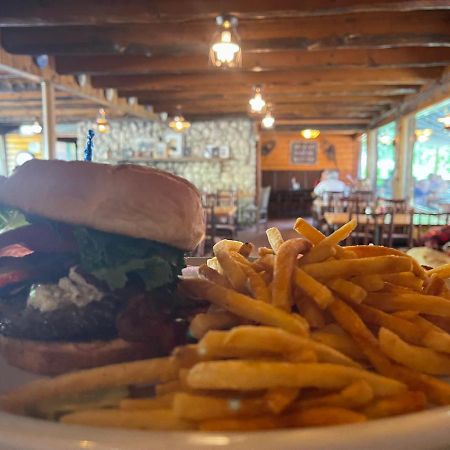 Silver Fork Lodge & Restaurant Brighton Bagian luar foto